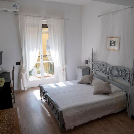 Beautiful Floral Apartment On Navigli 밀라노 외부 사진
