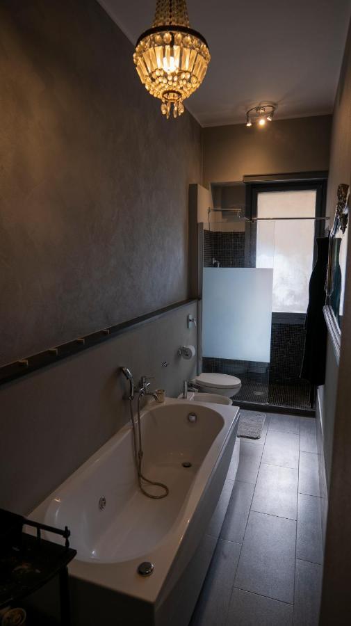 Beautiful Floral Apartment On Navigli 밀라노 외부 사진