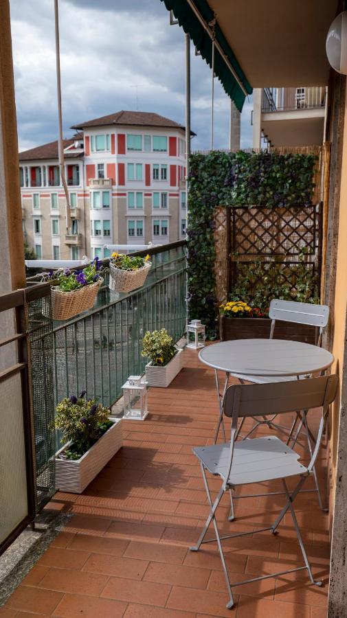 Beautiful Floral Apartment On Navigli 밀라노 외부 사진
