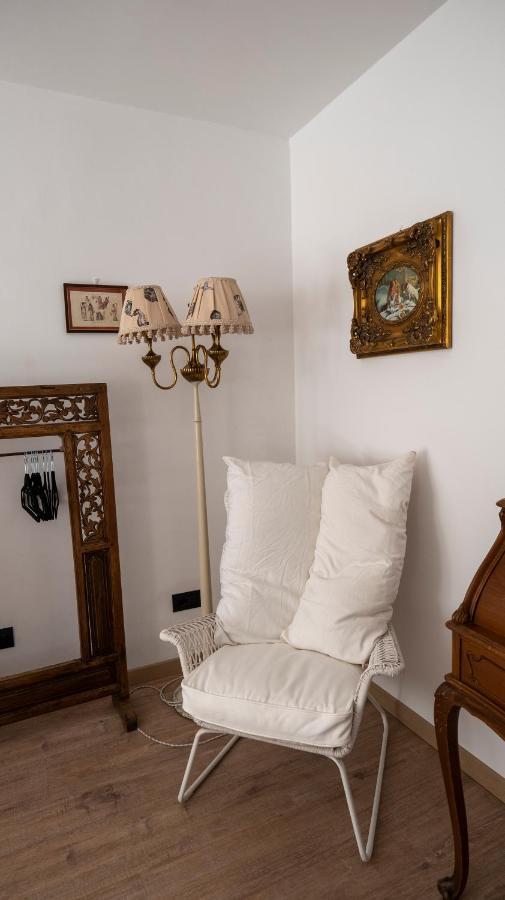 Beautiful Floral Apartment On Navigli 밀라노 외부 사진