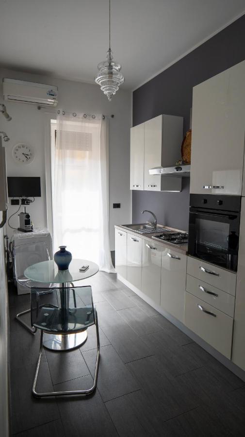 Beautiful Floral Apartment On Navigli 밀라노 외부 사진